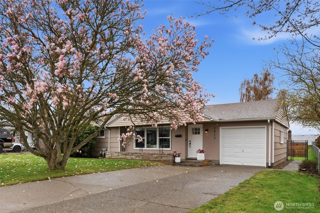 Photo of 2012 Nipsic Avenue, Bremerton, WA 98310 (MLS # 2494815)