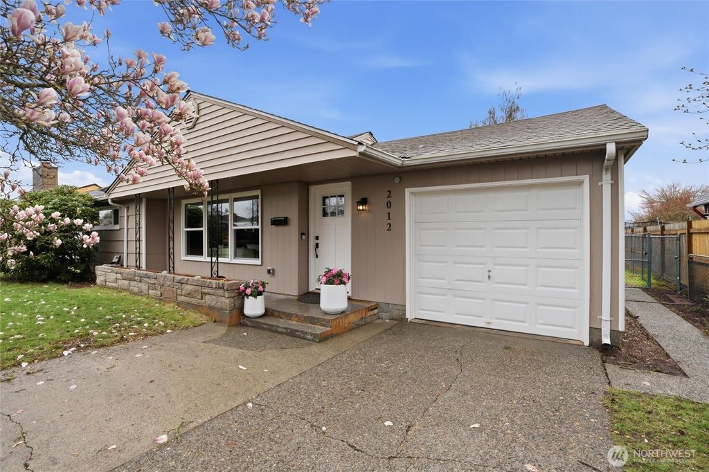 Photo of 2012 Nipsic Avenue, Bremerton, WA 98310 (MLS # 2494815)
