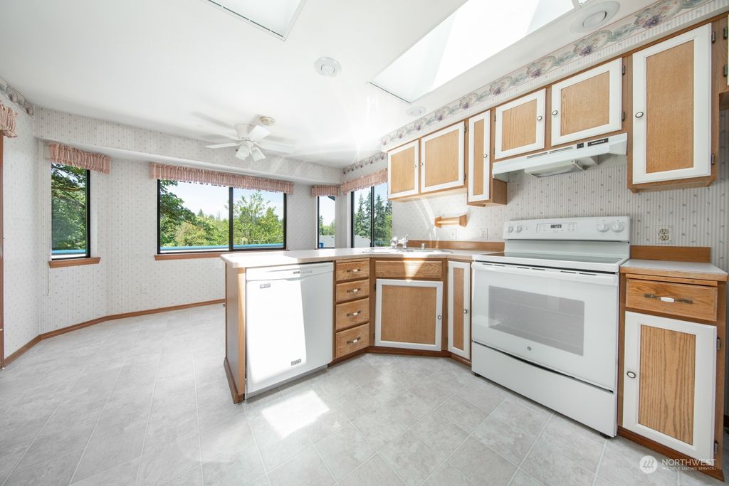 Photo of 2937 243rd Place SW, Brier, WA 98036 (MLS # 2135936)