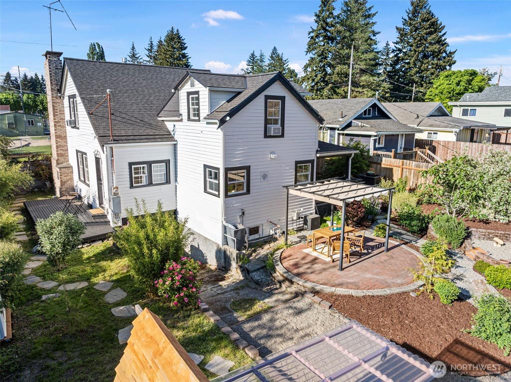 Photo of 2127 8th Street, Bremerton, WA 98312 (MLS # 2522241)