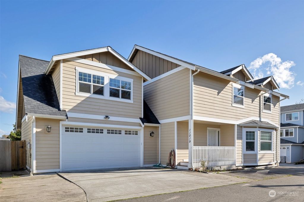 Photo of 11019 SE 204th Street, Kent, WA 98031 (MLS # 2303896)