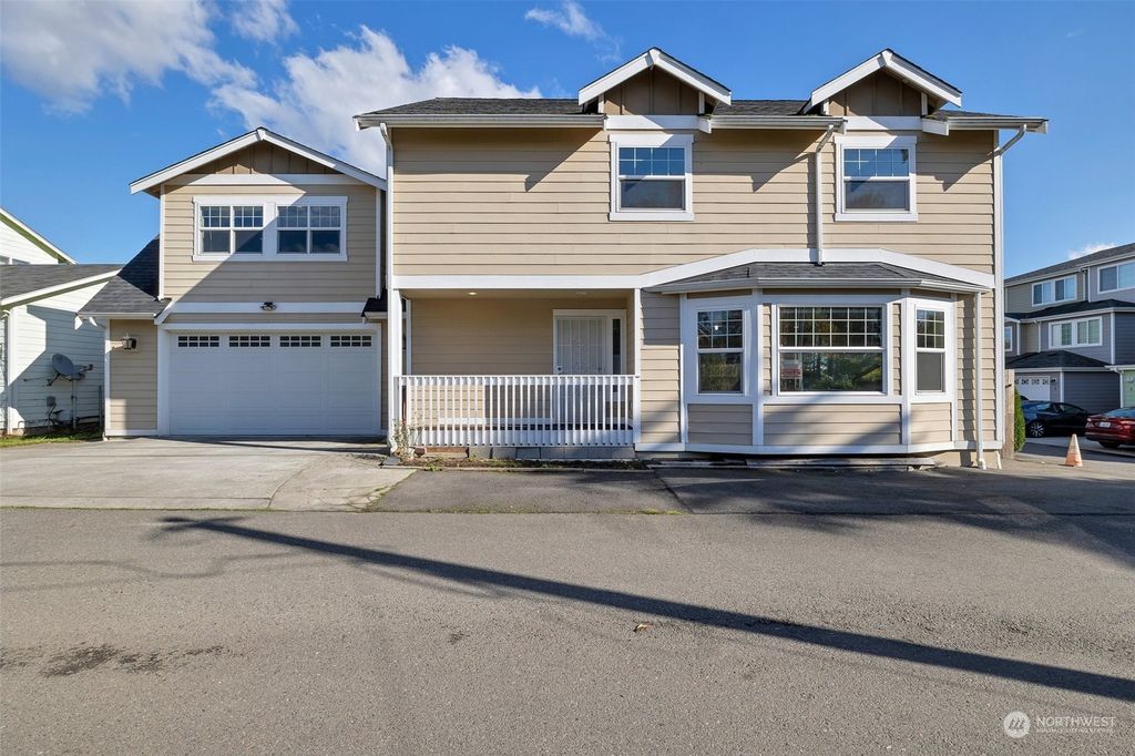 Photo of 11019 SE 204th Street, Kent, WA 98031 (MLS # 2303896)