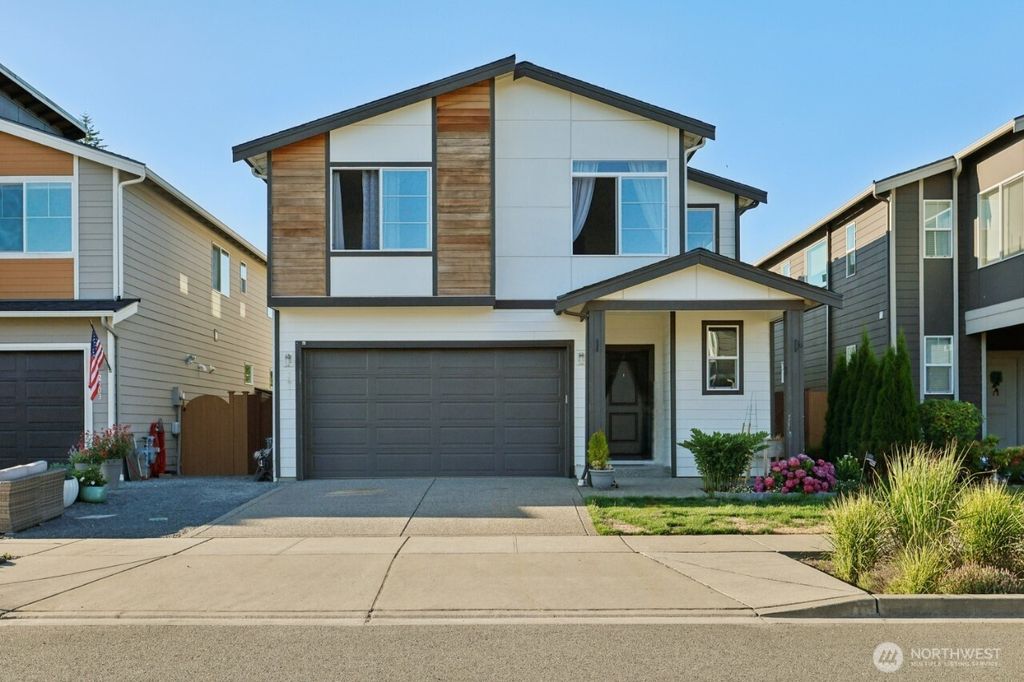 Photo of 2611 176th Place NE, Marysville, WA 98271 (MLS # 2389109)
