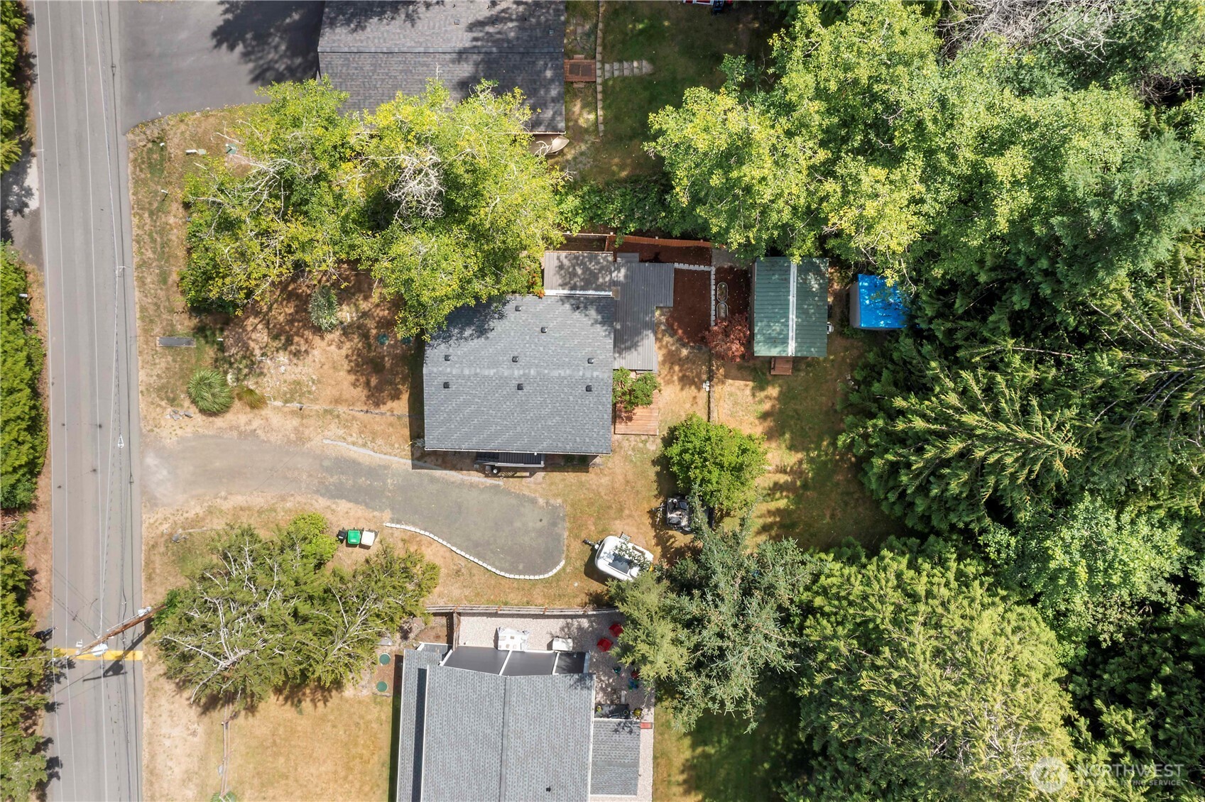 2529 Westwind Dr NW