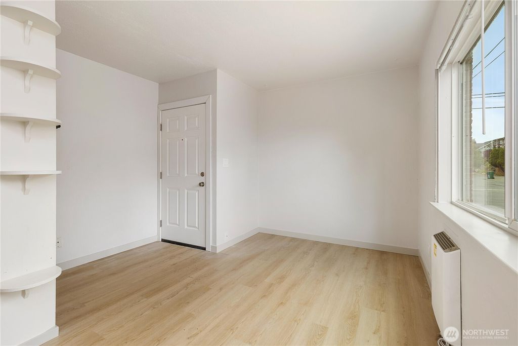 Photo of 7618 Greenwood Avenue N, Seattle, WA 98103 (MLS # 2509905)