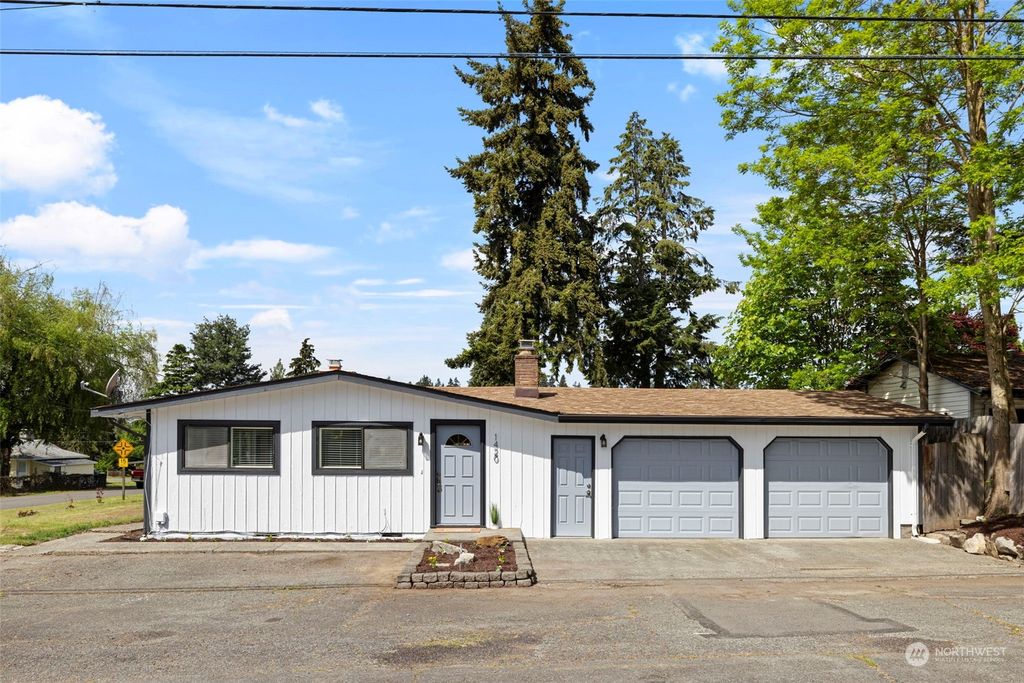 Photo of 1420 S 207th Street, SeaTac, WA 98198 (MLS # 2237365)