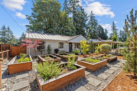 Photo of 18218 Palatine Avenue N, Shoreline, WA 98133 (MLS # 2551727)