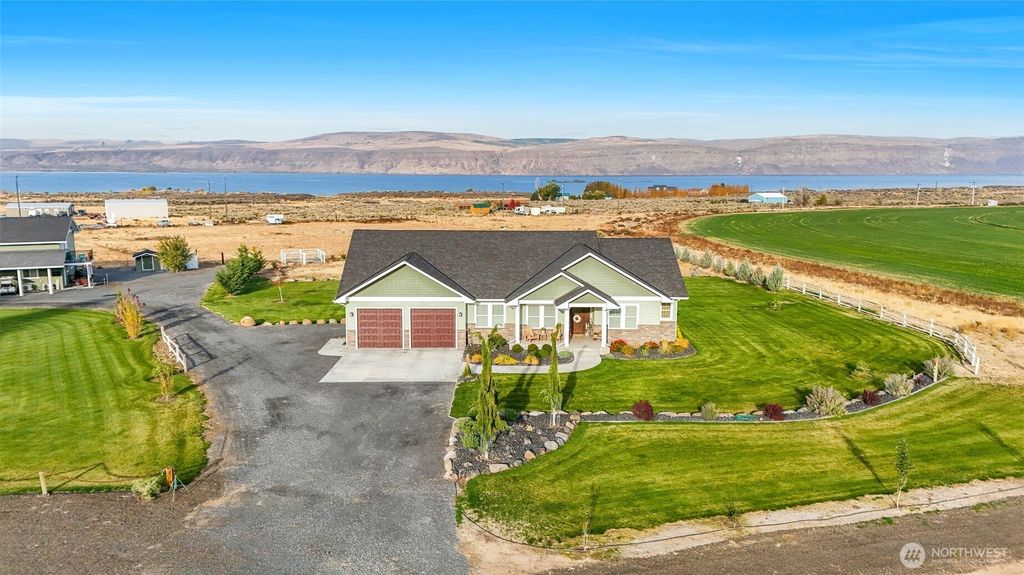 Photo of 10410 Northern Avenue NE, Coulee City, WA 99115 (MLS # 2447199)