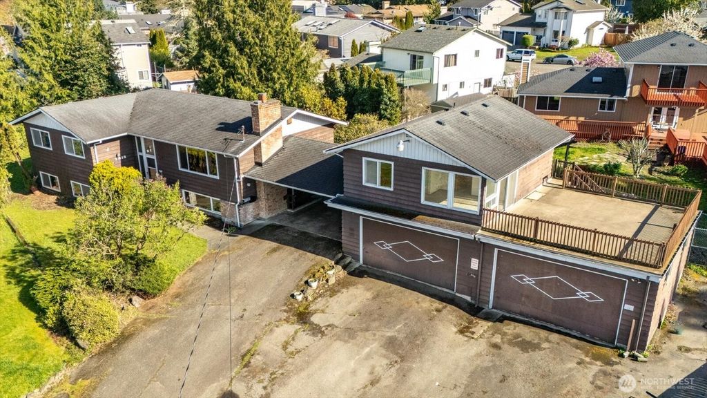 Photo of 1215 S 234th Place, Des Moines, WA 98198 (MLS # 2510757)