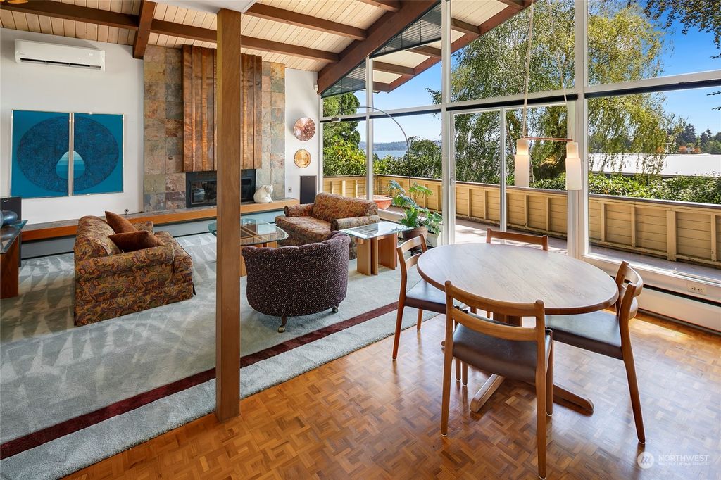 Photo of 4825 Stanford Avenue NE, Seattle, WA 98105 (MLS # 2273487)