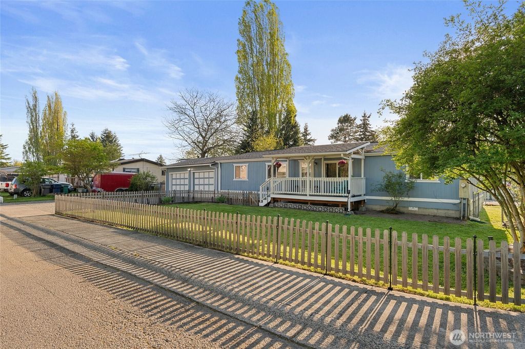 Photo of 206 Birch Lane, Pacific, WA 98047 (MLS # 2361329)
