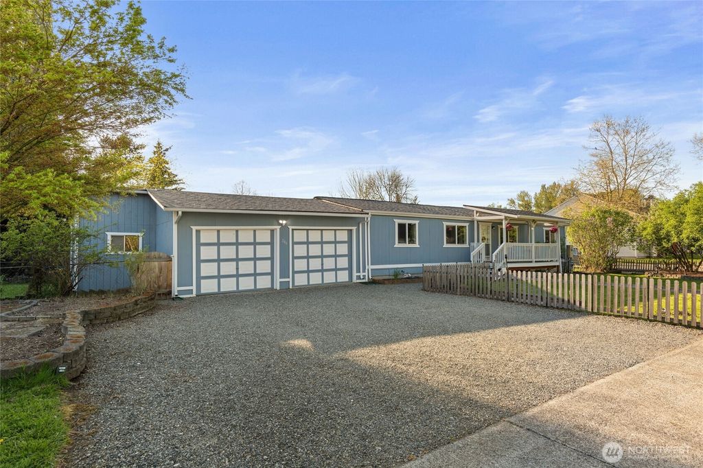 Photo of 206 Birch Lane, Pacific, WA 98047 (MLS # 2361329)