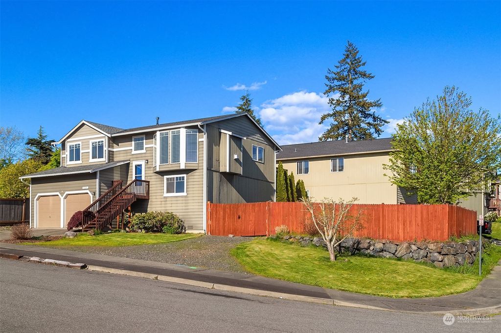 Photo of 3123 72nd Avenue NE, Marysville, WA 98270 (MLS # 2232239)
