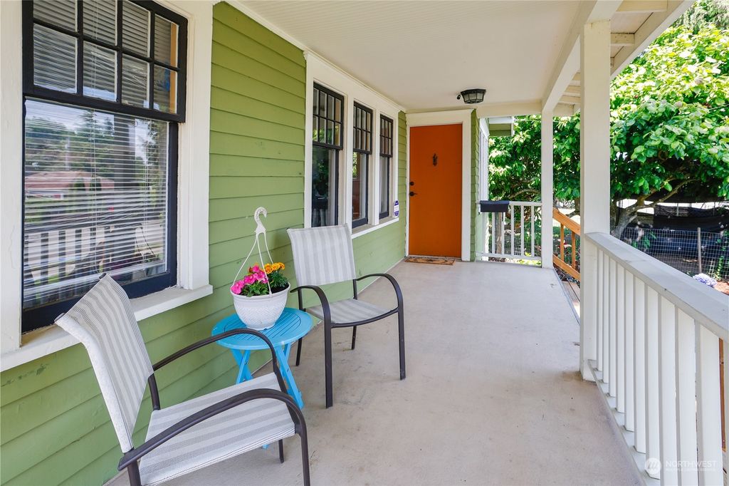 Photo of 1806 Cedar Street, Everett, WA 98201 (MLS # 2147152)