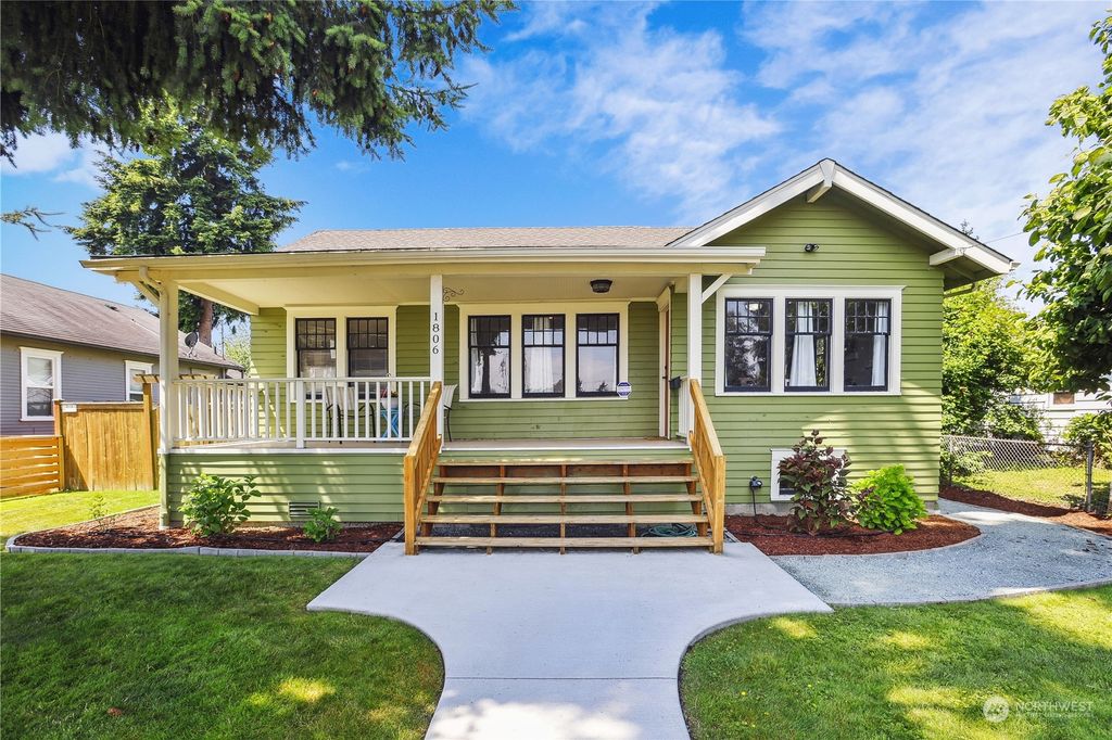 Photo of 1806 Cedar Street, Everett, WA 98201 (MLS # 2147152)