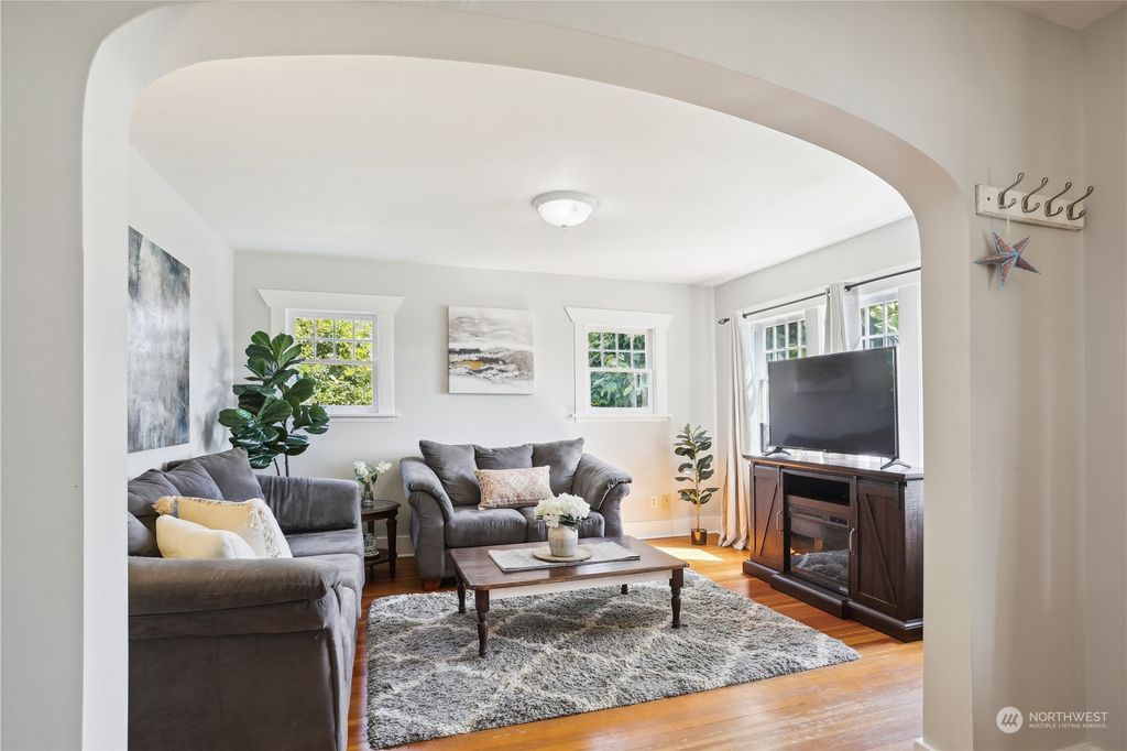 Photo of 1806 Cedar Street, Everett, WA 98201 (MLS # 2147152)