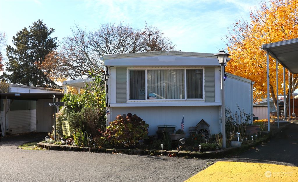 Photo of 18227 36th Avenue S #409, SeaTac, WA 98188 (MLS # 2180892)