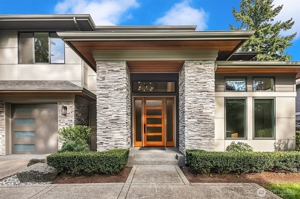 Photo of 2514 104th Avenue SE, Bellevue, WA 98004 (MLS # 2372195)