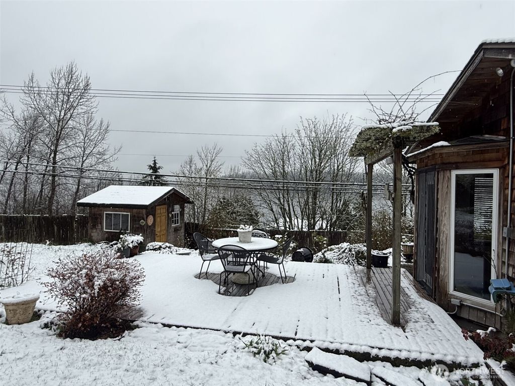 Photo of 2642 E Lake Samm Parkway NE, Sammamish, WA 98074 (MLS # 2492089)