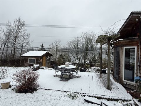 Photo of 2642 E Lake Samm Parkway NE, Sammamish, WA 98074 (MLS # 2492089)