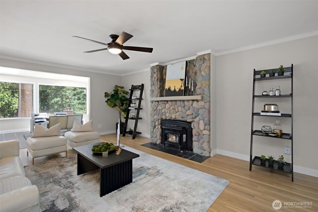 Photo of 15442 SE 22nd Place, Bellevue, WA 98007 (MLS # 2555251)