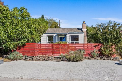 Photo of 10332 Midvale Avenue N, Seattle, WA 98133 (MLS # 2434060) Photo of 10332 Midvale Avenue N, Seattle, WA 98133 (MLS # 2434060)
