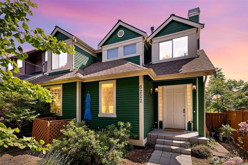 Photo of 6222 37th Avenue NE, Seattle, WA 98115 (MLS # 2414536)