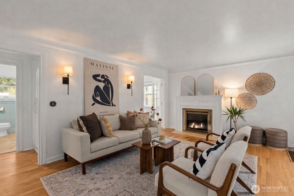 Photo of 9732 15th Avenue NE, Seattle, WA 98115 (MLS # 2491309)