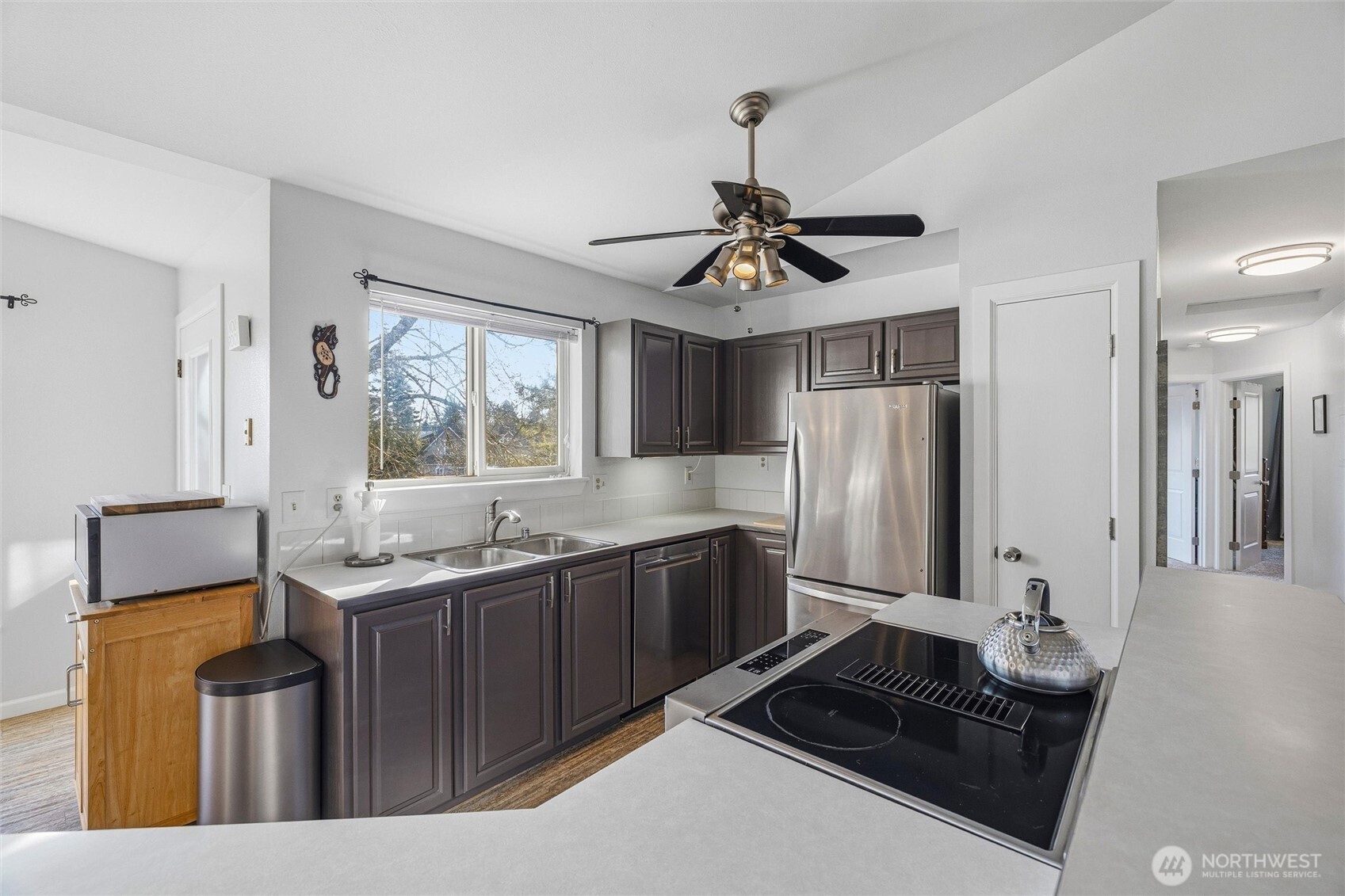 2071 Cherry Street 7