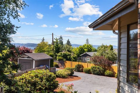 A home in Everett