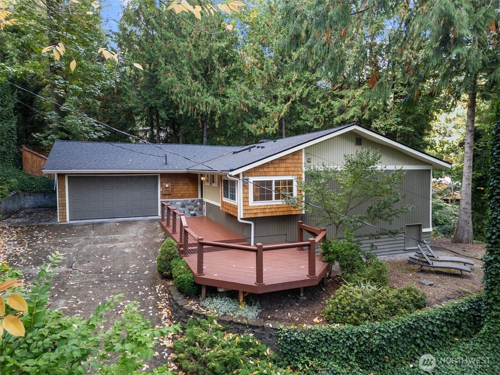 Photo of 825 Wildwood Boulevard SW, Issaquah, WA 98027 (MLS # 2447356)