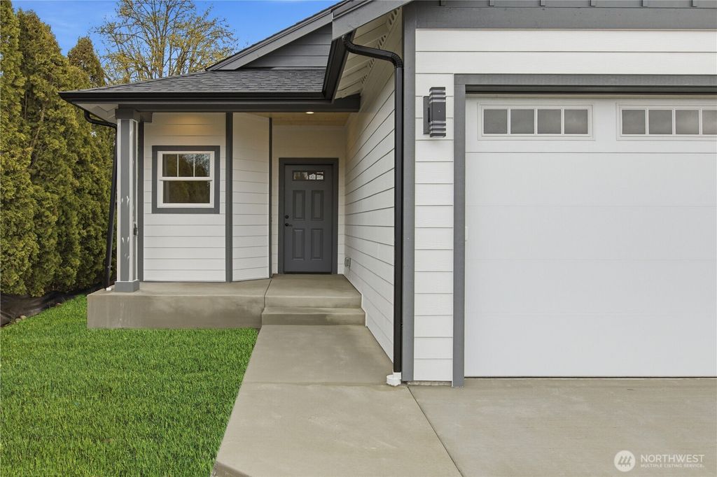 Photo of 210 Silver Lane SE, Orting, WA 98360 (MLS # 2502630)