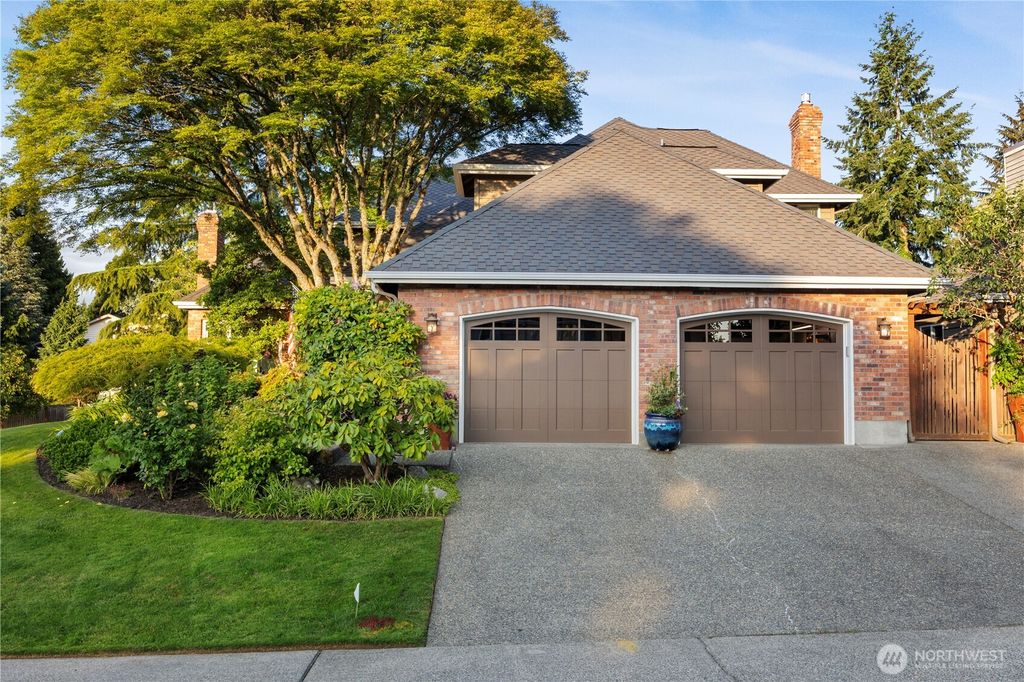 Photo of 19012 62nd Avenue NE, Kenmore, WA 98028 (MLS # 2386714)