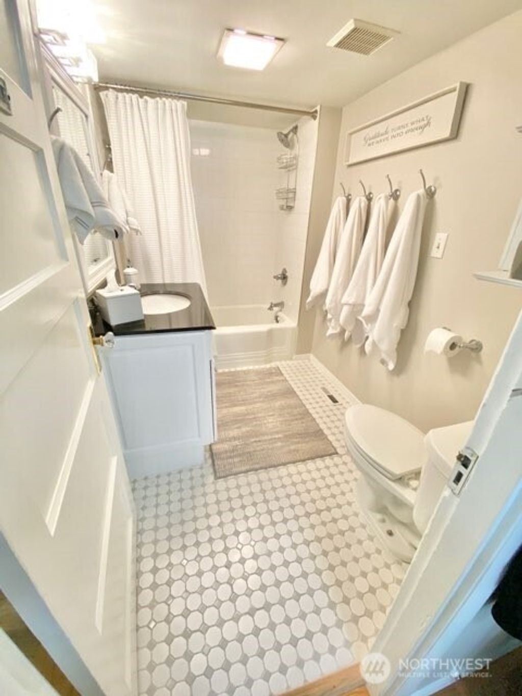 Photo of 590 SE Bush Street, Issaquah, WA 98027 (MLS # 2479218)