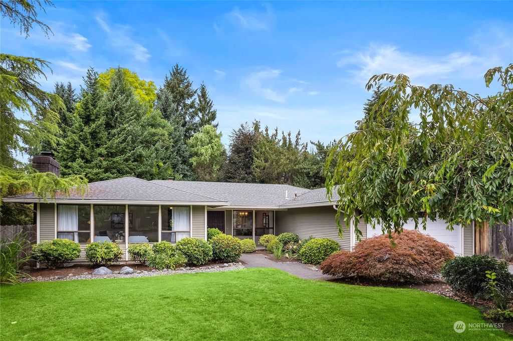 Photo of 40 Chelan Key Ky, Bellevue, WA 98006 (MLS # 2149142)