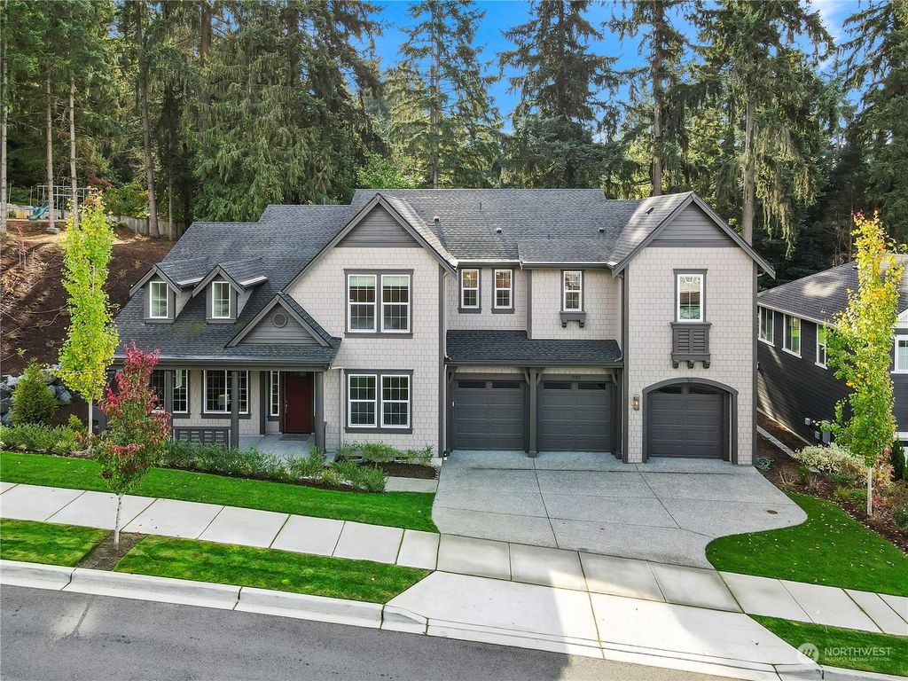 Photo of 11811 NE 45th Street, Kirkland, WA 98033 (MLS # 2176636)