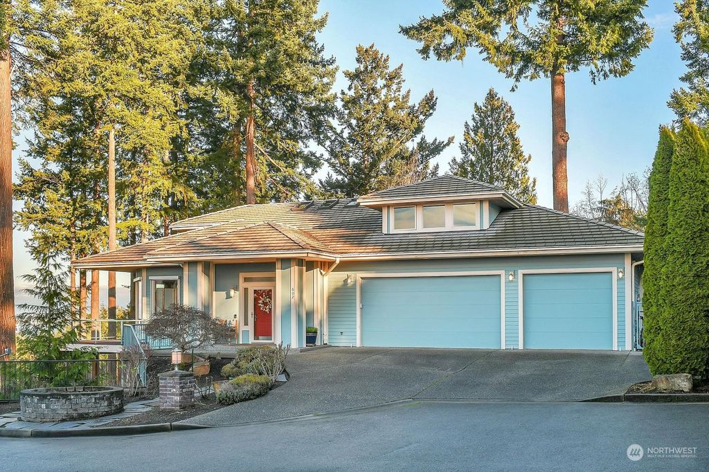 Photo of 602 Loveland Avenue, Mukilteo, WA 98275 (MLS # 2321257)