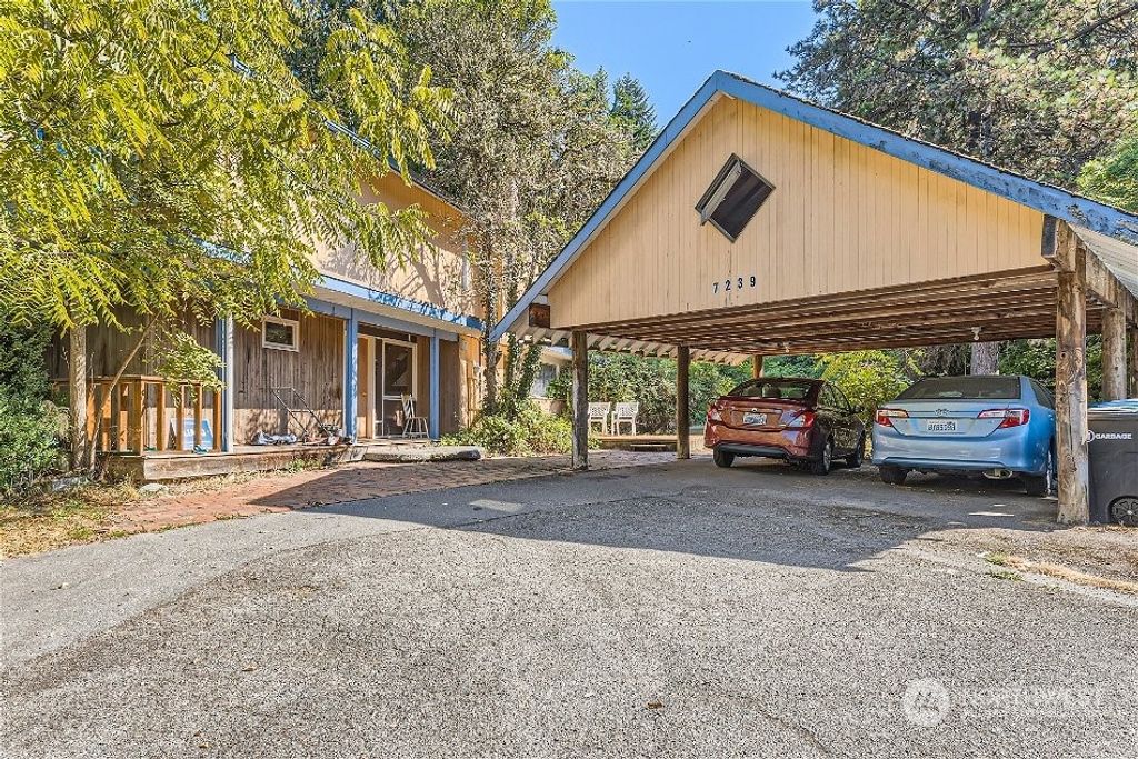 Photo of 7239 SE 27th Street St N, Mercer Island, WA 98040 (MLS # 2158399)