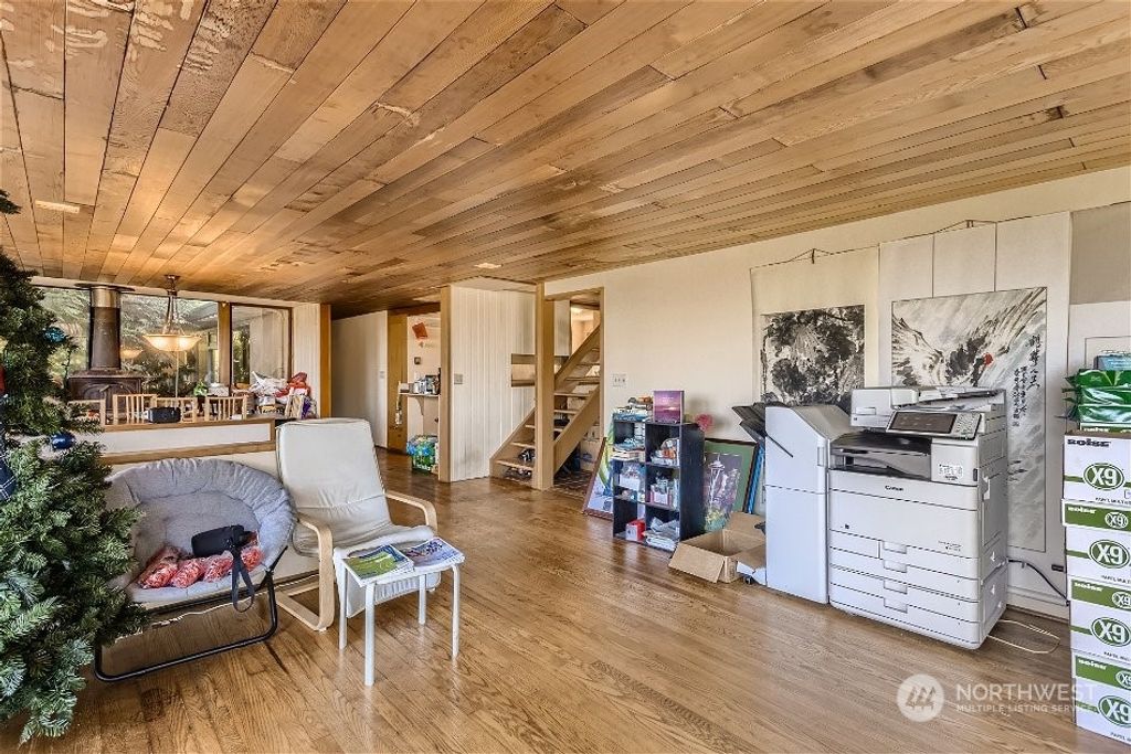 Photo of 7239 SE 27th Street St N, Mercer Island, WA 98040 (MLS # 2158399)