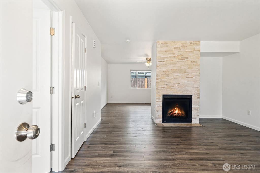 Photo of 220 NE Tronson Circle, Bremerton, WA 98311 (MLS # 2537025)