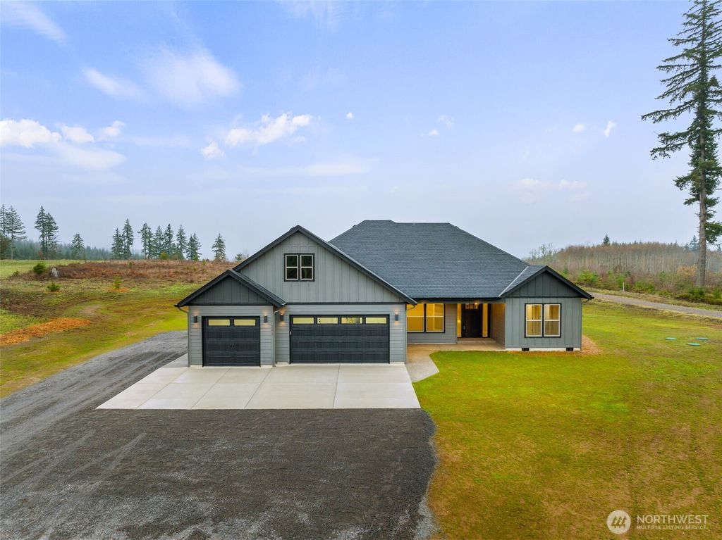 Photo of 249 Trailblazer Lane, Castle Rock, WA 98611 (MLS # 2461351)