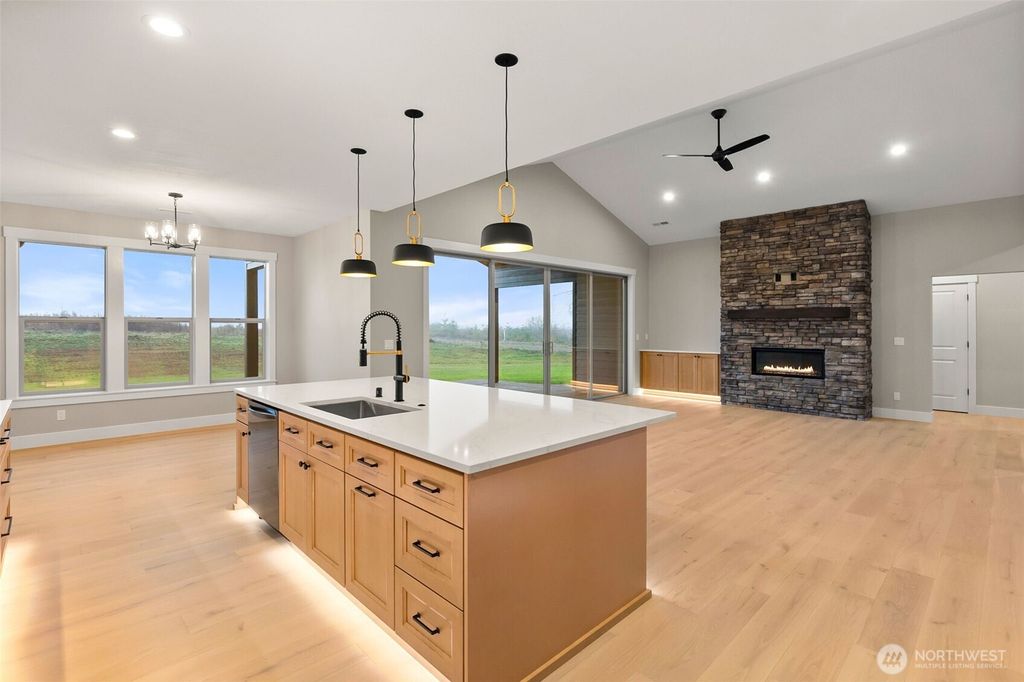 Photo of 249 Trailblazer Lane, Castle Rock, WA 98611 (MLS # 2461351)