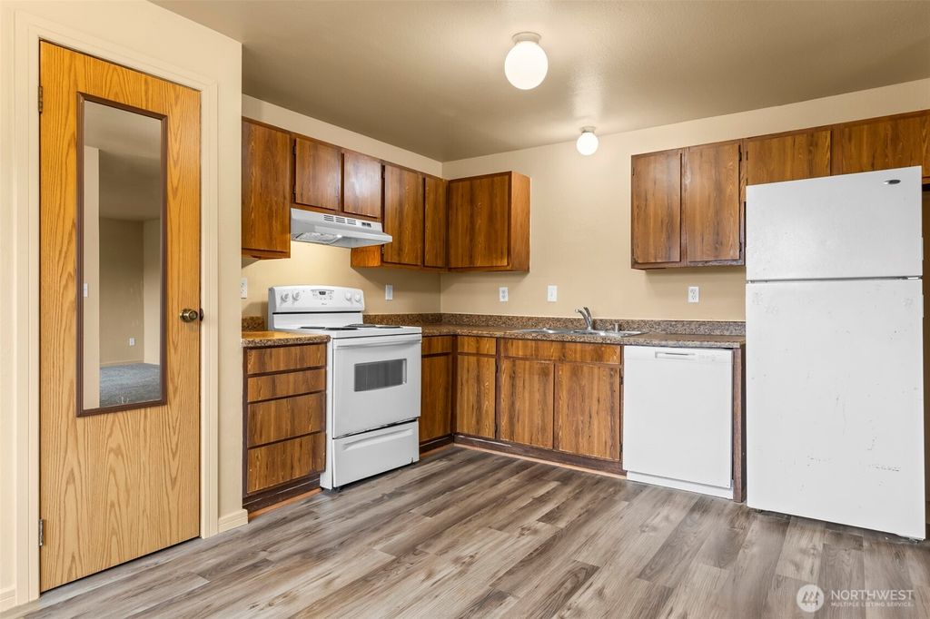 Photo of 15912 Elm Street E, Sumner, WA 98390 (MLS # 2481592)