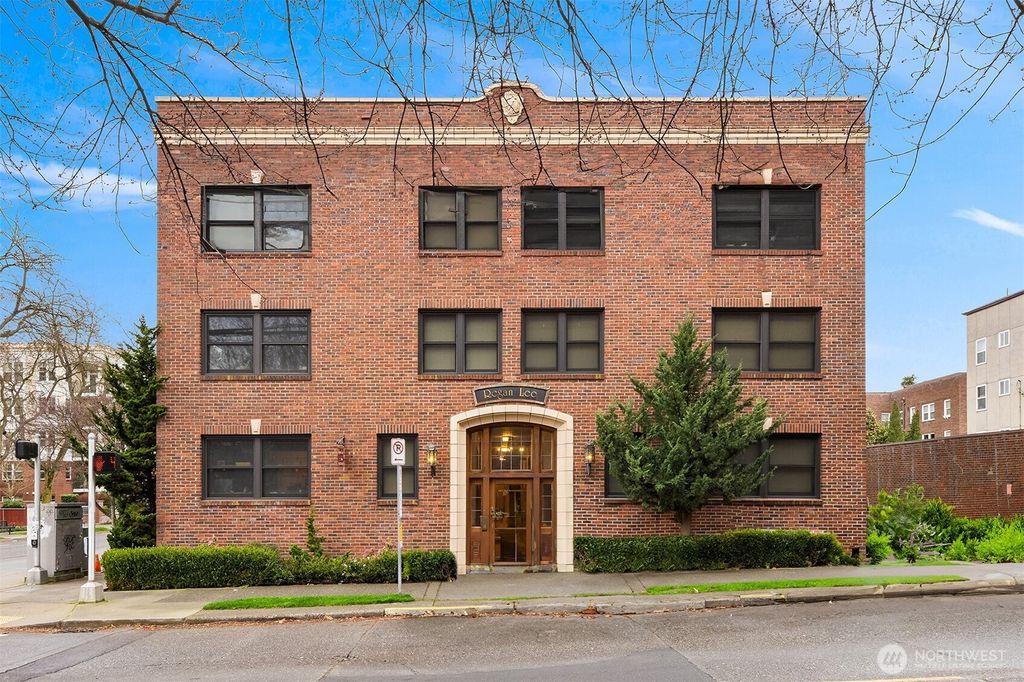 Photo of 603 3rd Avenue W, Seattle, WA 98119 (MLS # 2348870)