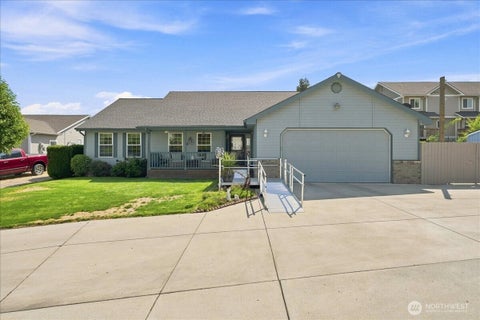 Photo of 1705 Brandi Court, Wenatchee, WA 98822 (MLS # 2575837)