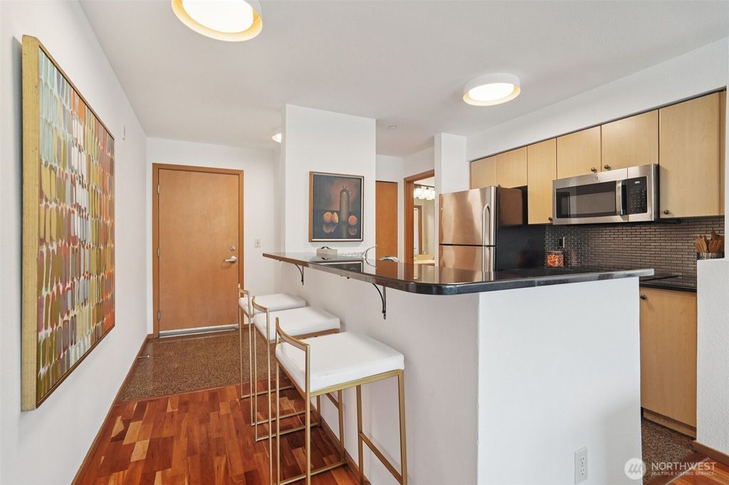 Photo of 412 11th Avenue #504, Seattle, WA 98122 (MLS # 2398573)