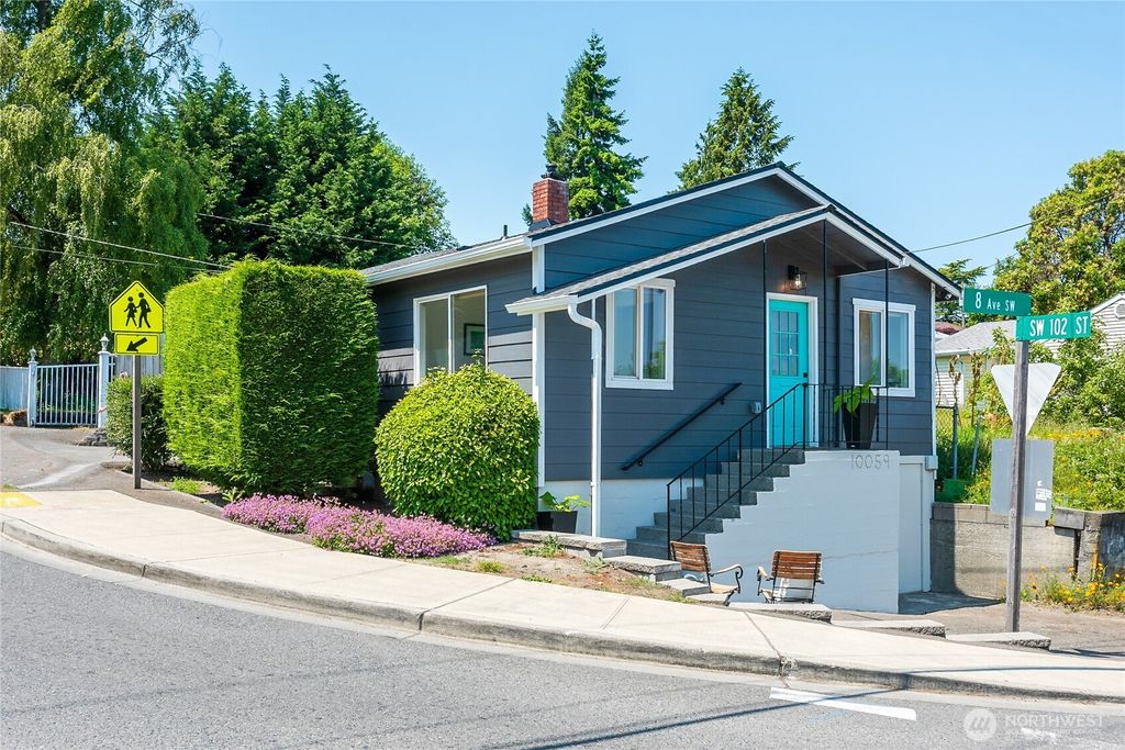 Photo of 10059 8th Avenue SW, Seattle, WA 98146 (MLS # 2387116)