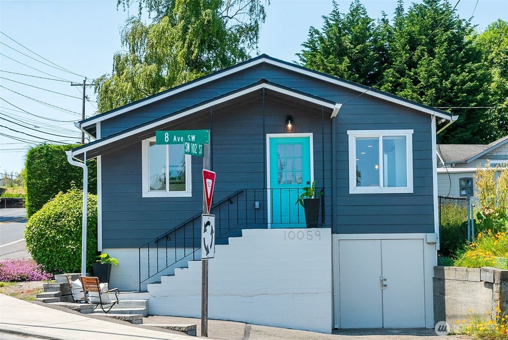 Photo of 10059 8th Avenue SW, Seattle, WA 98146 (MLS # 2387116)