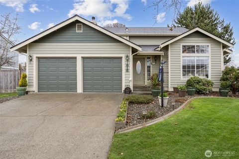 Photo of 915 129th Street Ct E, Tacoma, WA 98445 (MLS # 2481471)
