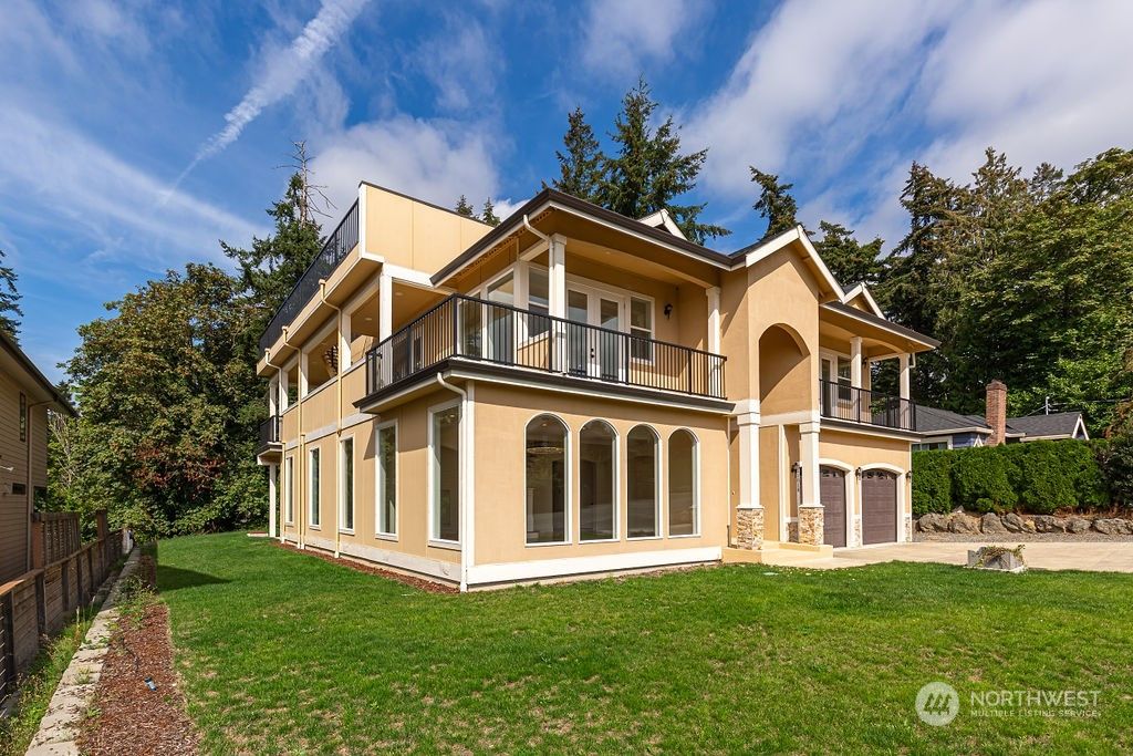 Photo of 11018 SE 64th Street, Bellevue, WA 98006 (MLS # 2293426)